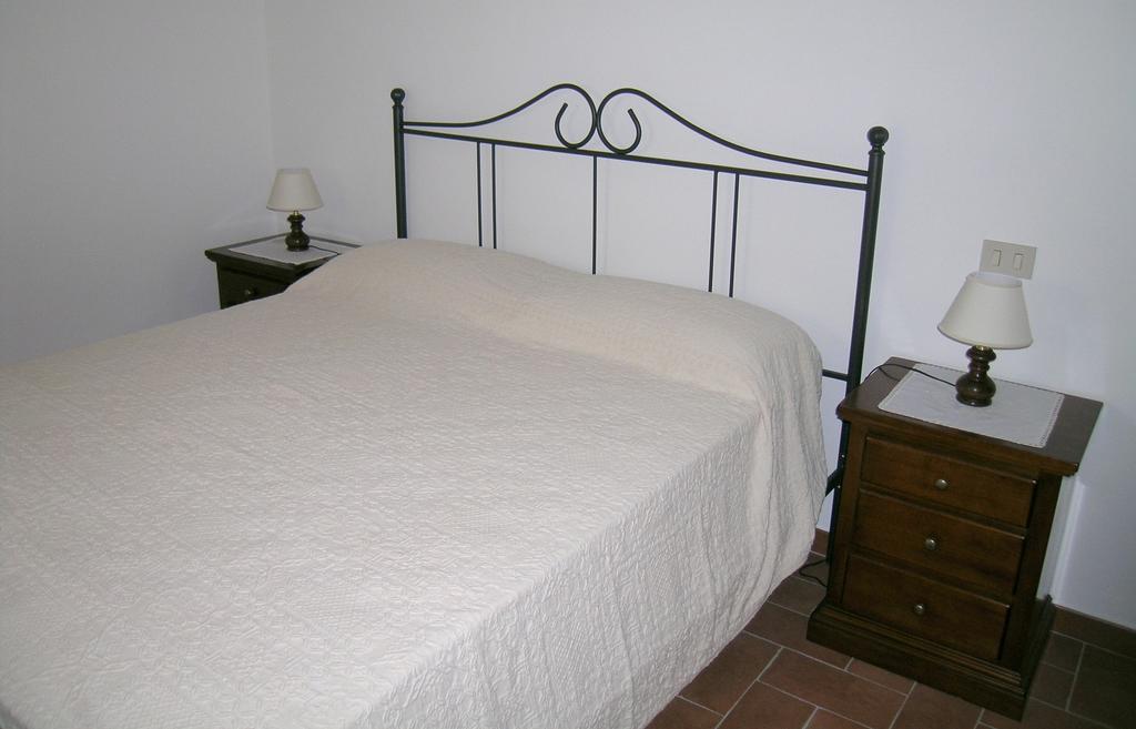 Agriturismo Podere Ossaia Cortona Cameră foto