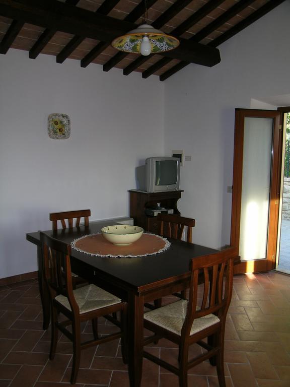 Agriturismo Podere Ossaia Cortona Cameră foto