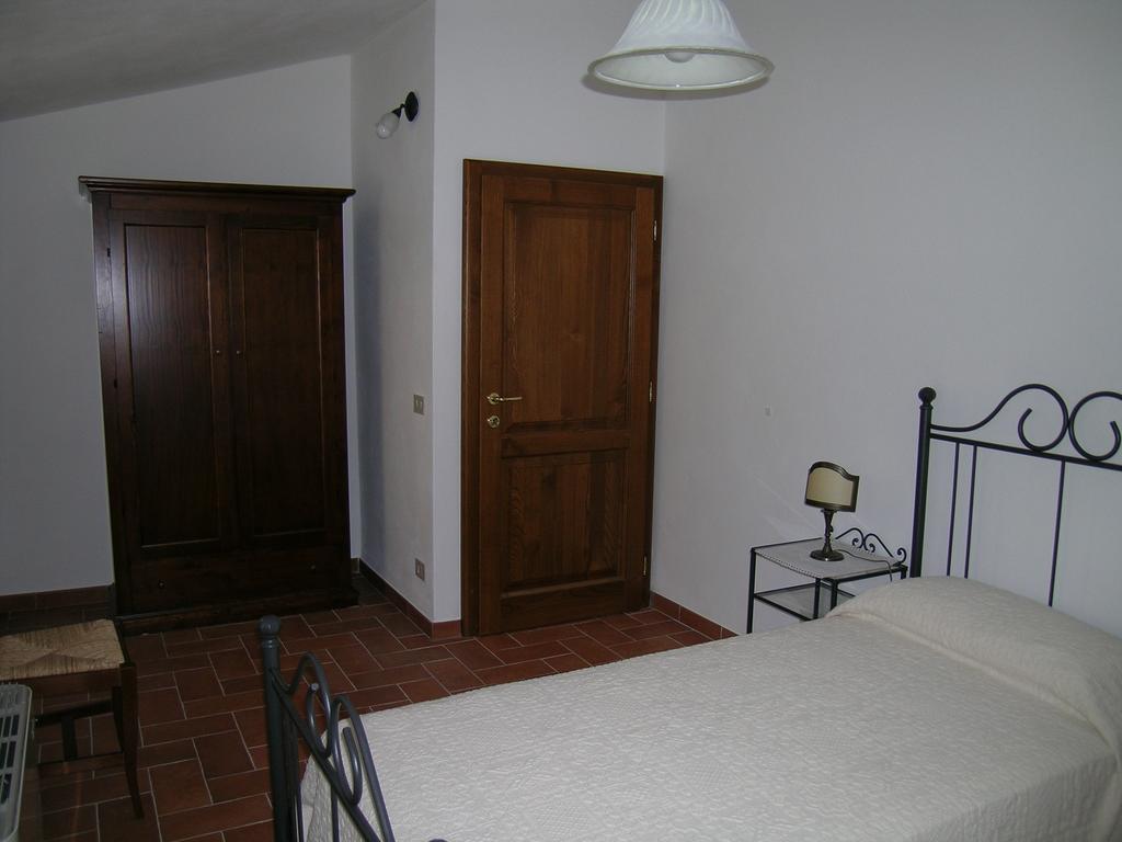 Agriturismo Podere Ossaia Cortona Cameră foto